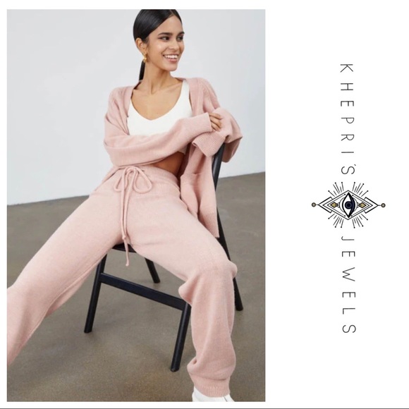 Khepris Jewels Irina Lounge Set - Picture 3 of 12